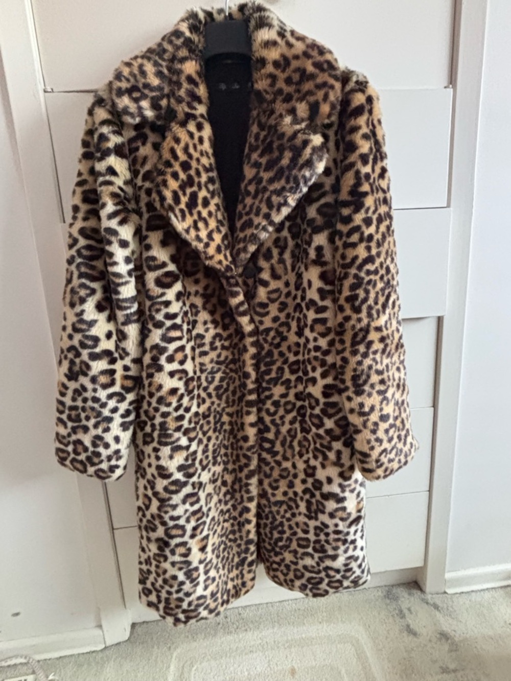 Leopard Faux-Fur Coat - Women's Animal Print Very soft and light